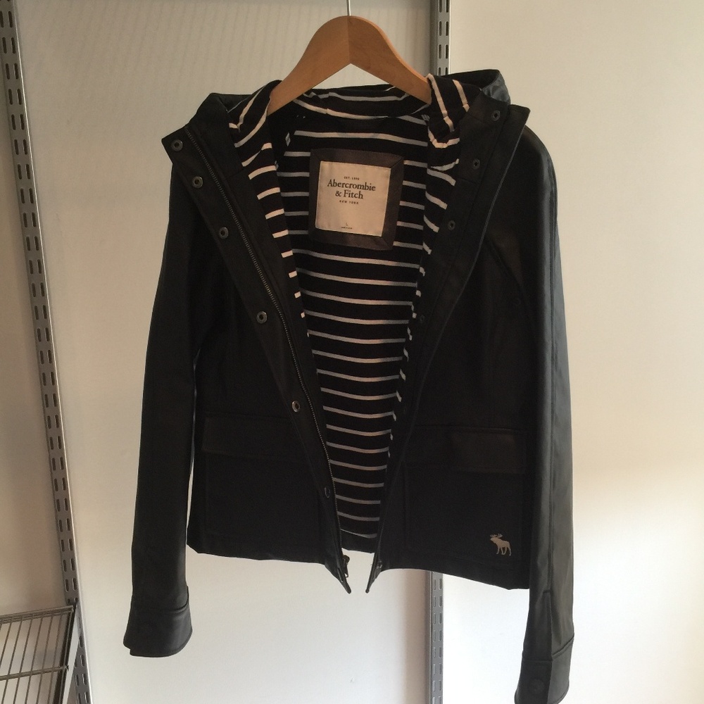 Abercrombie & Fitch Navy Rain Jacket Size L